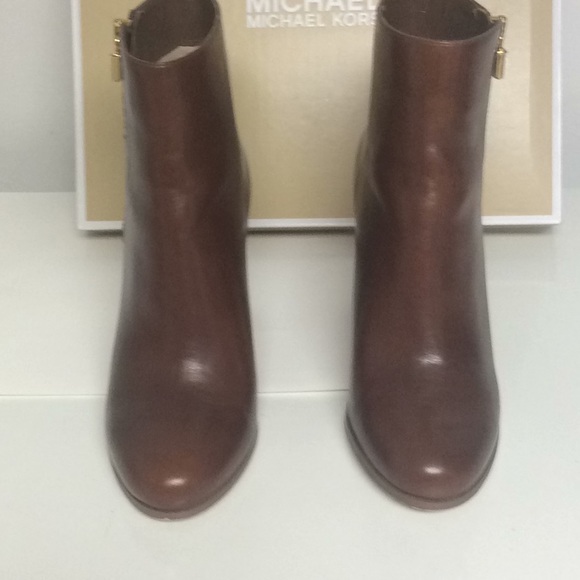 Michael Kors Margaret booties - Picture 2 of 5